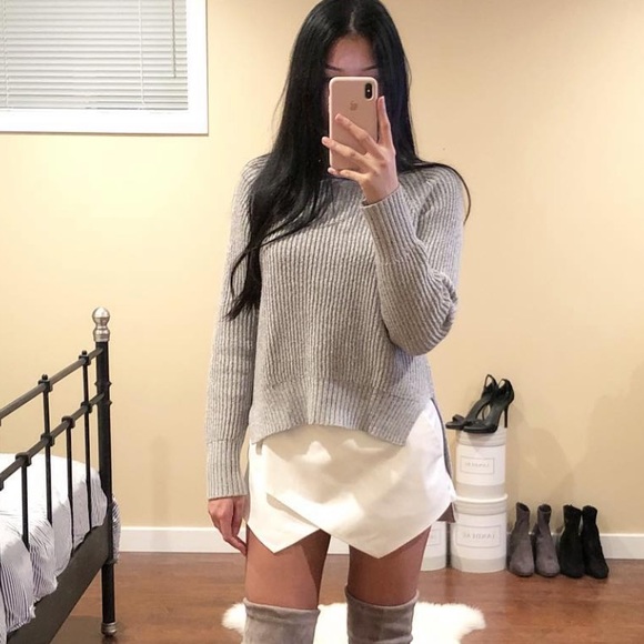 Aritzia White Origami Skort - Picture 1 of 3